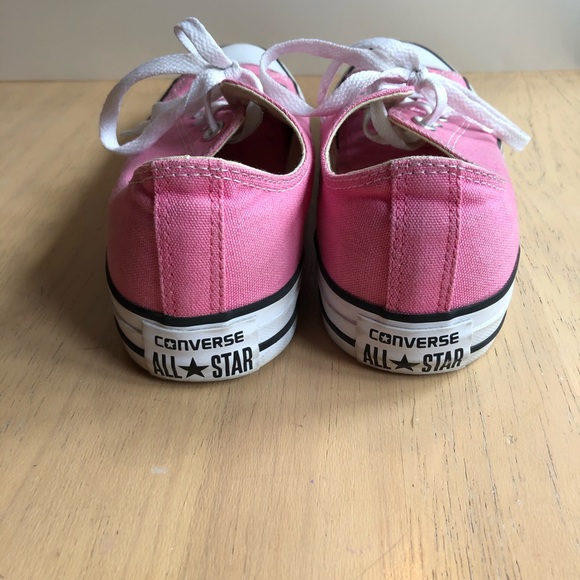 Converse women’s low top shoes size 8 - Picture 5 of 7